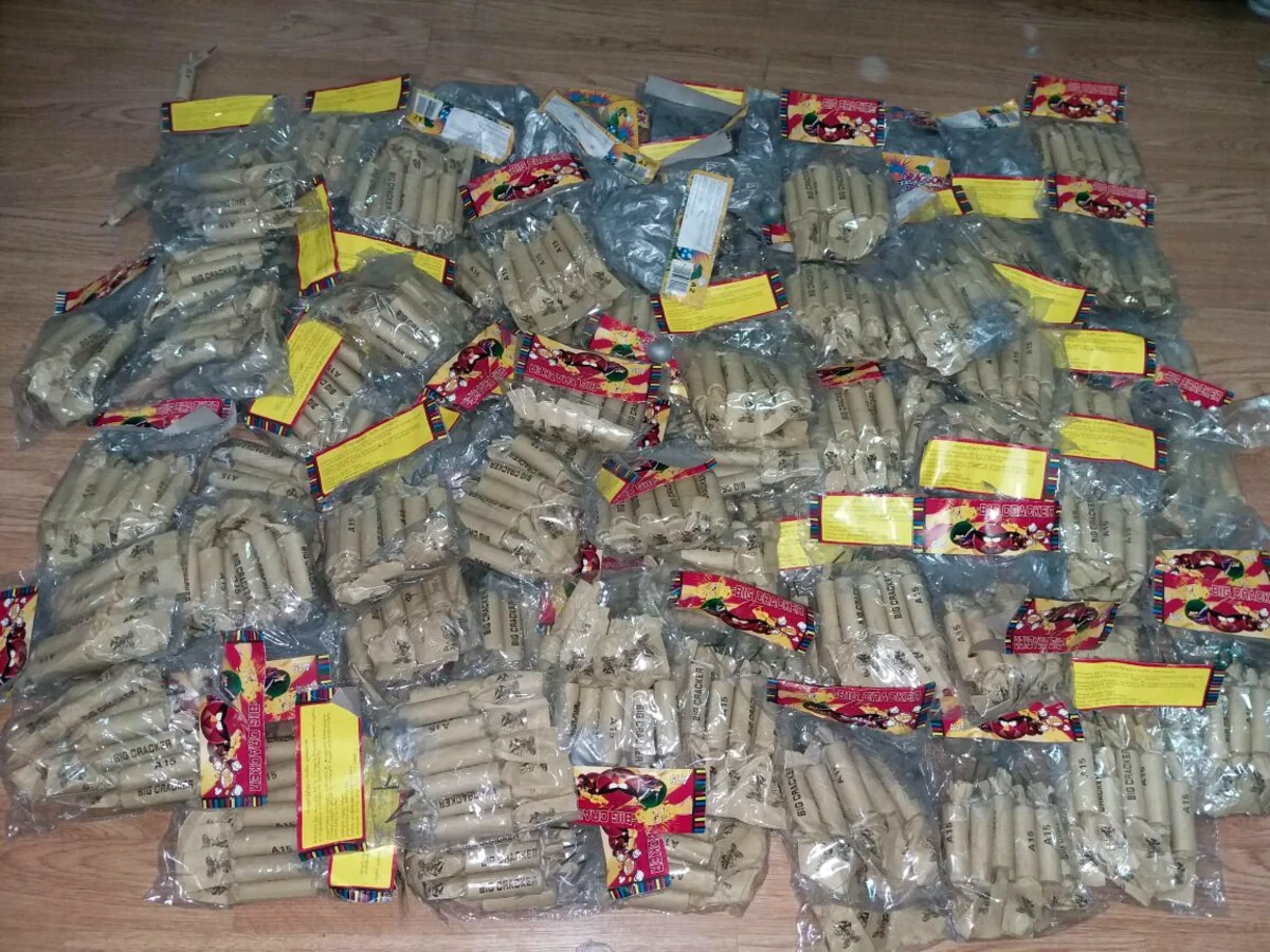 “Sədərək”də mağazalardan partlayıcı oyuncaqlar və pirotexniki vasitələr götürülüb