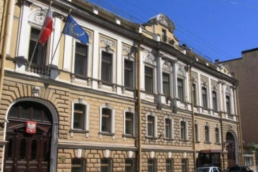 В Петербурге за неуплату аренды выселяют генконсульство Польши