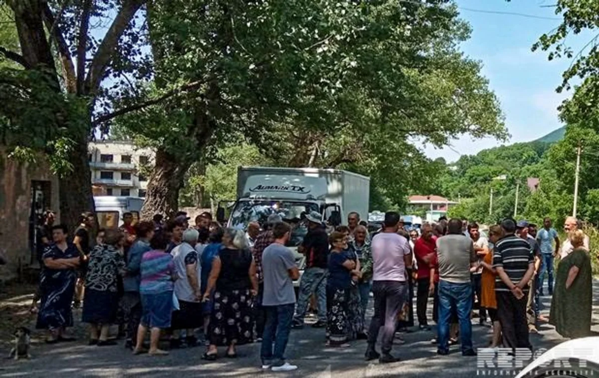 Gürcüstanda azərbaycanlıların yaşadığı kənddə etiraz aksiyası keçirilib - FOTO - YENİLƏNİB