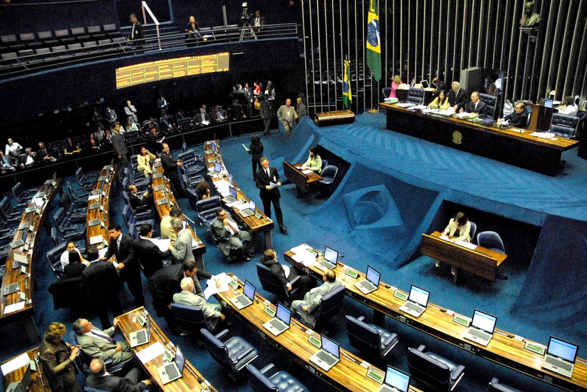 Braziliyada nümayişçilər parlamentin iclas zalına daxil olublar