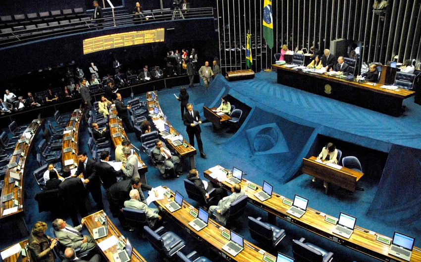 Braziliyada nümayişçilər parlamentin iclas zalına daxil olublar