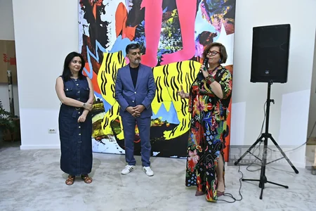 Nine Senses Art Centerdə azərbaycanlı rəssam Raminə Səadatxanın fərdi sərgisi açılıb