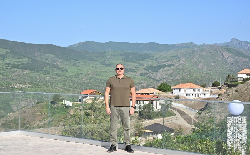 Laçın şəhərində Xosrov bəy Sultanov və Zəngəzur küçələrinin kəsişməsində lövhələrin açılışı olub
