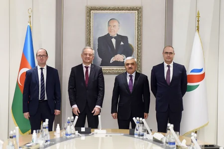 SOCAR-ın Heydər Əliyev adına Neft Emalı Zavodu yeni müqavilələr imzalayıb