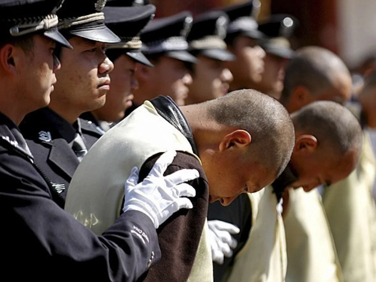 China will execute man who hit crowd of students deliberately