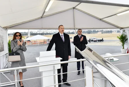 Prezident İlham Əliyev Yasamal Yaşayış Kompleksində ilk 9 mərtəbəli binanın və məktəb binasının təməlqoyma mərasimində iştirak edib - YENİLƏNİB