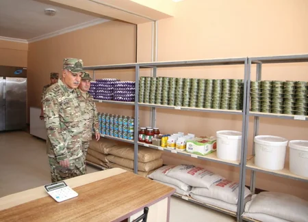 Hərbi prokuror Naxçıvanda hərbçilərlə görüşüb