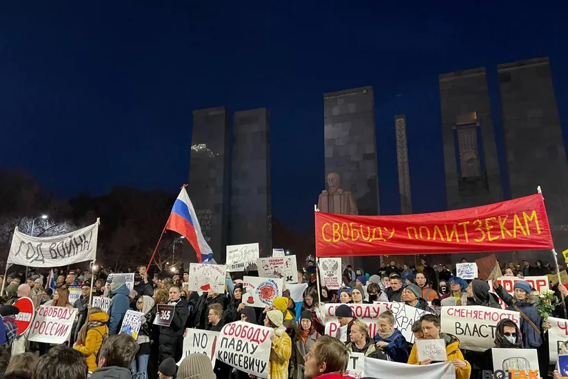 İrəvanda Rusiya əleyhinə mitinqdə Putinə qarşı şüarlar səsləndirilib
