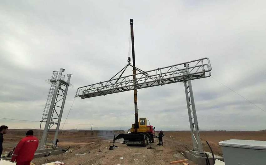 “Zəfər Yolu”nda ağırçəkili nəqliyyat vasitələrinə nəzarət etmək üçün elektron tərəzi quraşdırılır