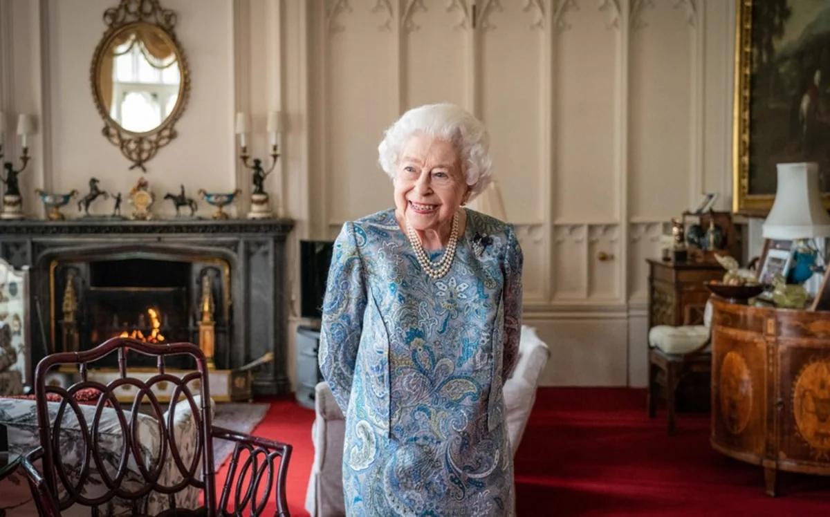 II Elizabet səhhətindəki problemlərə görə Consonun istefasını Londonda qəbul etməyəcək