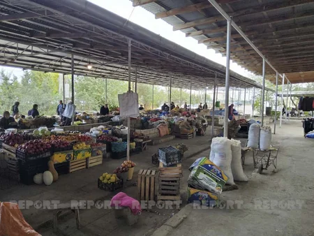 Kürdəmirdə bazarda sanitar qaydaların kobud şəkildə pozulması aşkarlanıb