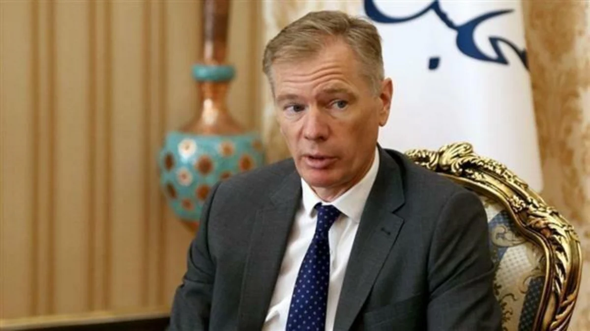 İran XİN Britaniya səfirinin səhvən saxlanıldığını bildirib