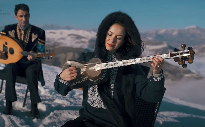 Ukrayna nəğməsi qədim Azərbaycan musiqi alətlərində ifa olunub