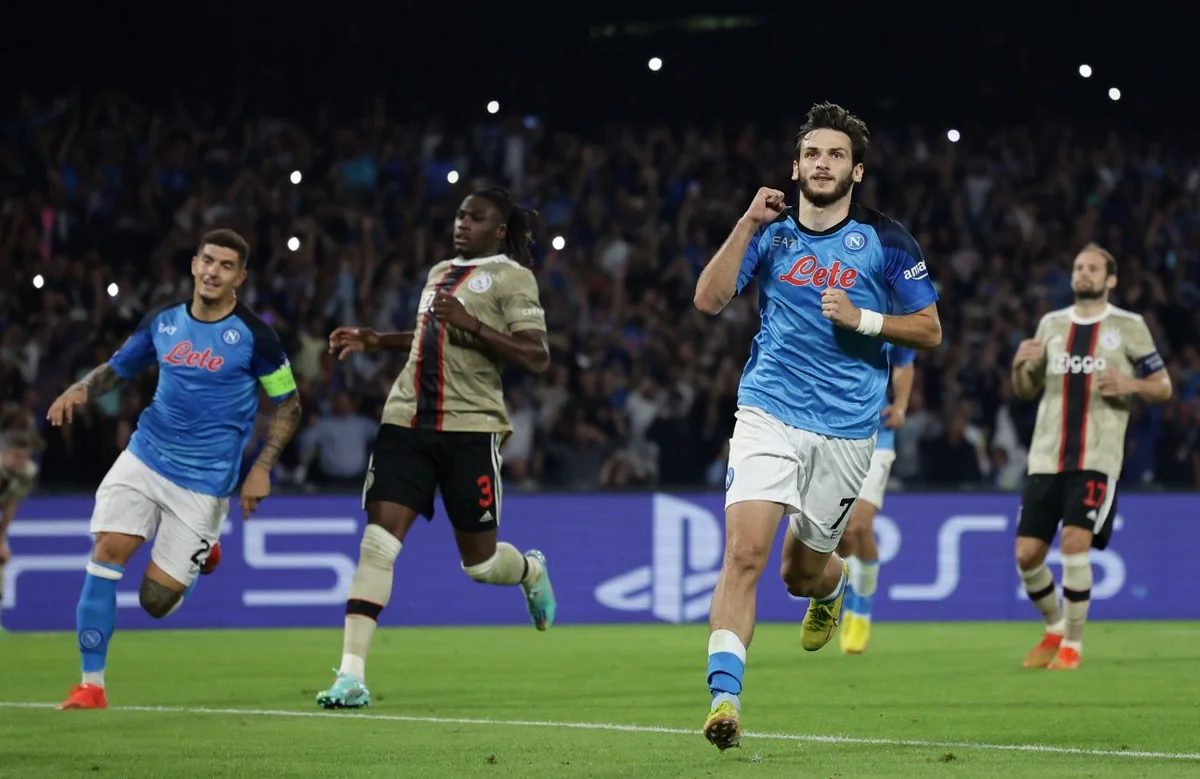 Napoli Kvaratsxeliya ilə yeni müqavilə imzalamaq istəyir
