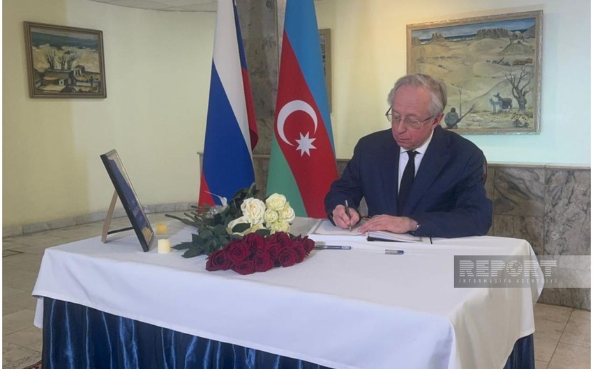 Russian deputy FM visits Azerbaijani Embassy in Moscow to honor victims of plane crash