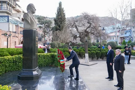 Tbilisidə Ulu Öndər Heydər Əliyevin abidəsi ziyarət edilib