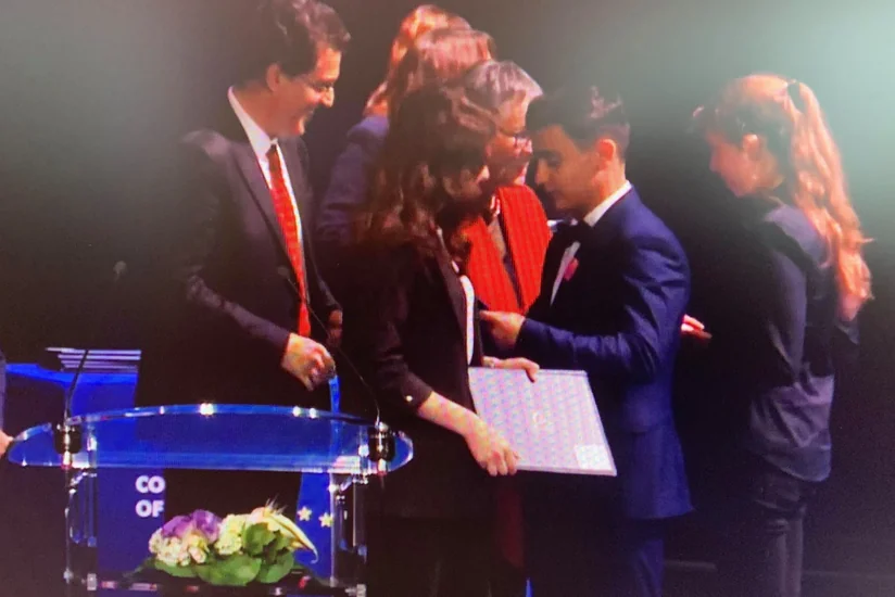 Avropa Şurası azərbaycanlı yeniyetməni mükafatlandırıb - FOTO