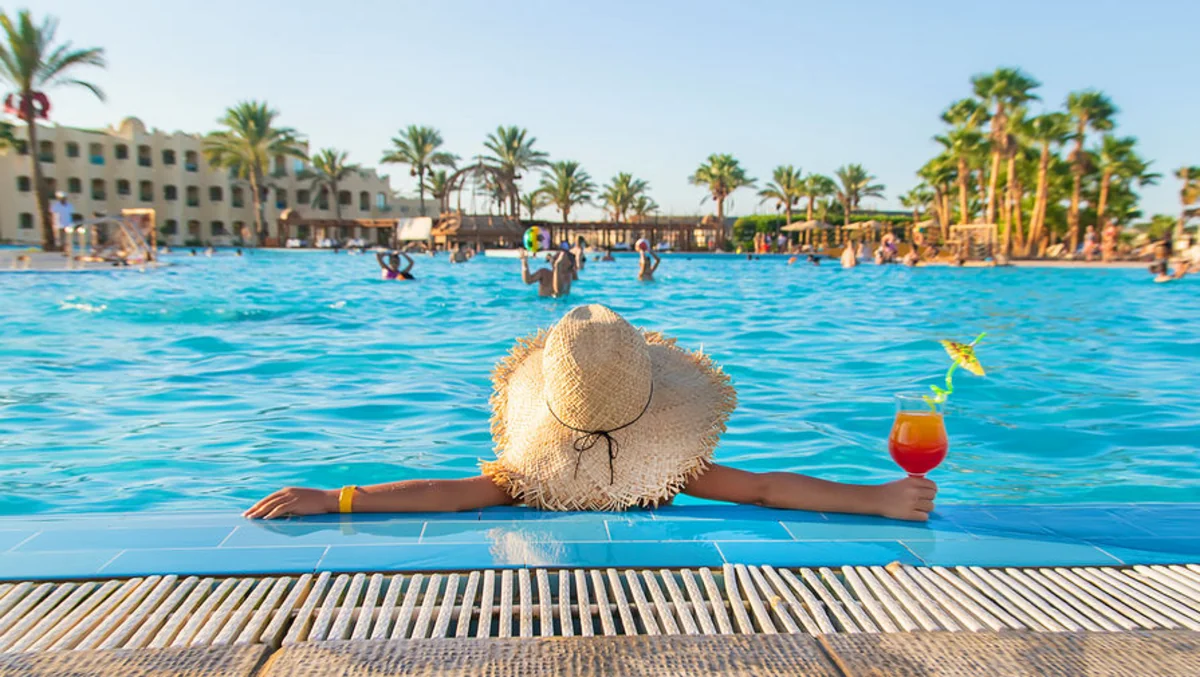 Məşhur çimərlik kurortu peyvənd olunmuş turistlər üçün məhdudiyyətləri yumşaldır
