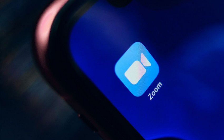 Hakerlər yarım milyon “Zoom” hesabını satıblar