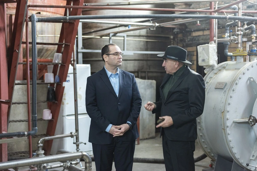 Məcnun Məmmədov şərab və quşçuluq müəssisələrinin fəaliyyəti ilə tanış olub