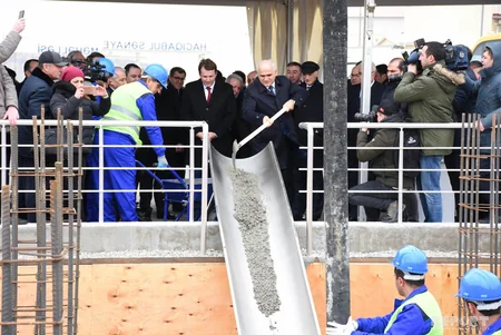 Hacıqabulda QAZ avtomobil istehsalı zavodunun təməli qoyulub