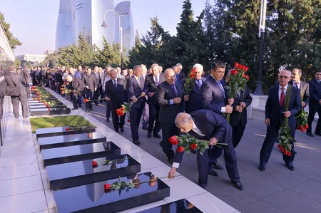 ​Bu gün Azərbaycanda Energetiklər Günüdür