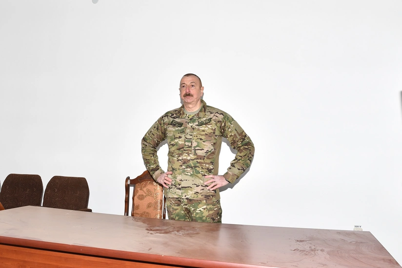 İlham Əliyev və Mehriban Əliyeva keçmiş Hadrut Rayon Partiya Komitəsinin binasında olublar