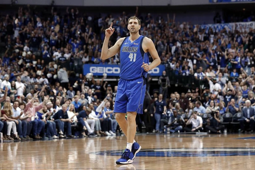 Известный баскетболист Дирк Новицки завершил карьеру