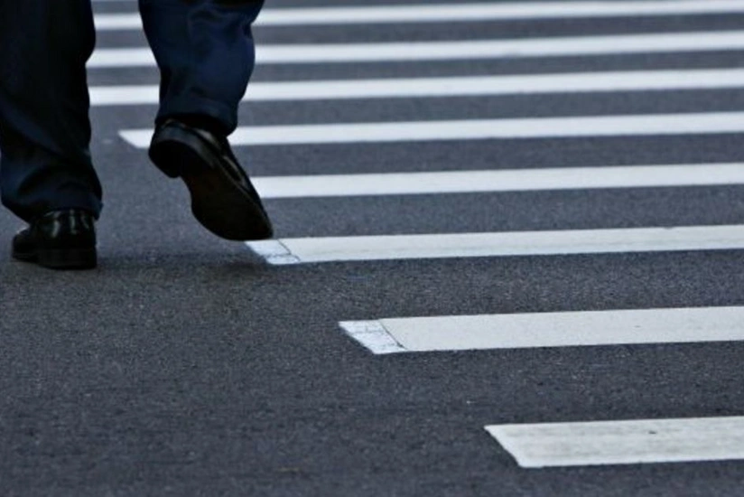 Bakıda avtomobil piyadanı vuraraq ağır xəsarət yetirib