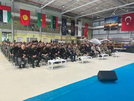 AKINCInı idarəetmə kursunu bitirən azərbaycanlı məzunlara sertifikatlar təqdim edilib