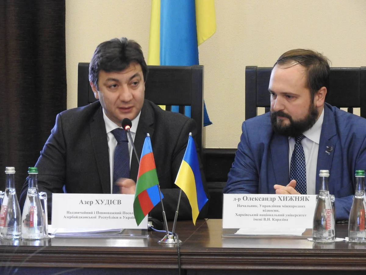 Azər Xudiyev Ukraynada universitetdə mühazirə oxuyub
