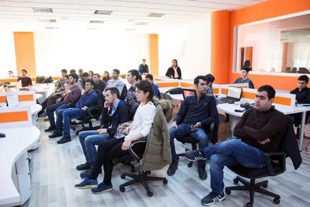 ​Baku Business Factory-də “Startap və Vergi Tənzimləməsi” mövzusunda seminar təşkil edilib