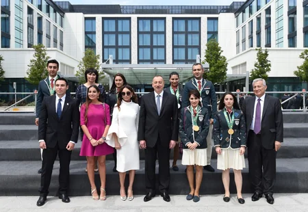 Prezidentin iştirakı ilə İslamiadanın qalib idmançıları, onların məşqçiləri və idman ictimaiyyətinin nümayəndələri ilə görüş keçirilib