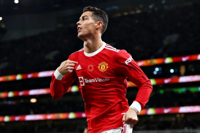 Роналду не исключил, что будет выступать до тех пор, пока не сыграет с сыном