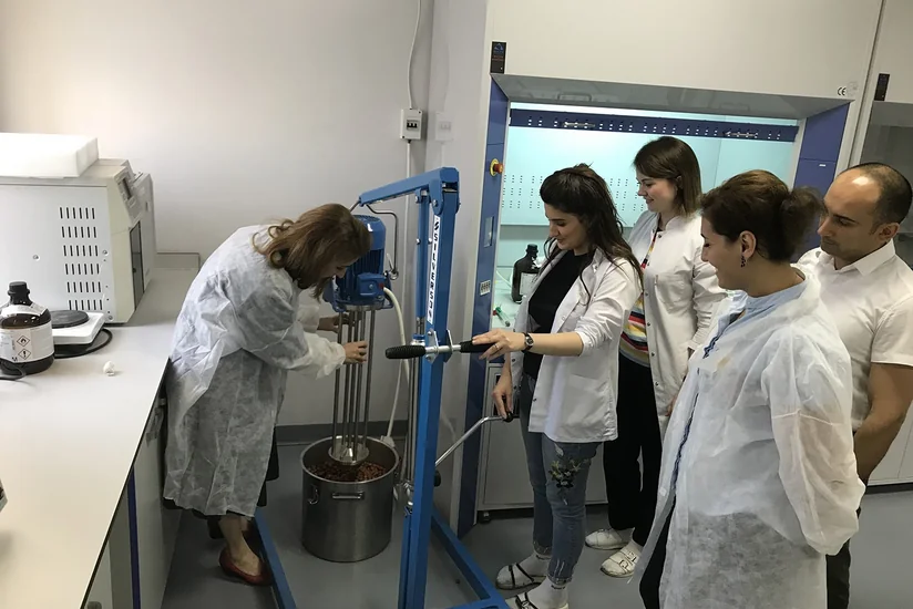 İtaliyalı mütəxəssislər Qida Təhlükəsizliyi Agentliyinin laboratoriyasında təlimdə iştirak ediblər