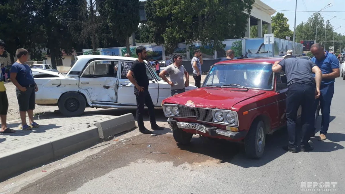 Tovuzda iki avtomobil toqquşub, xəsarət alanlar var - FOTO