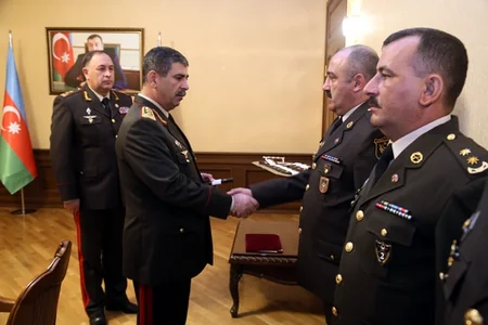​Bir qrup zabitə polkovnik hərbi rütbəsi təqdim olunub
