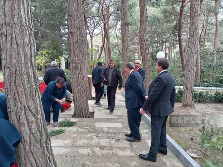Bakıda Qarakənd faciəsi qurbanlarının məzarları ziyarət olunub