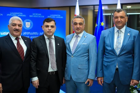 Vəkillər Kollegiyasının nümayəndə heyəti Gürcüstanda Vəkillər Evinin açılışında iştirak edib