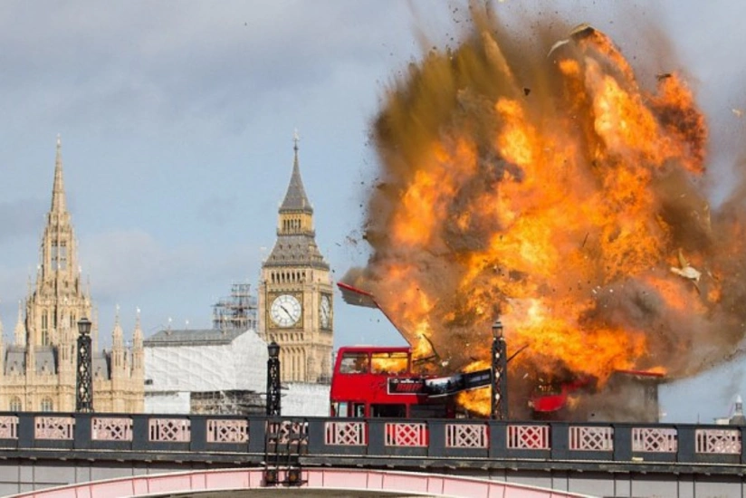 Bus explodes on London bridge terrifying people was for a movie