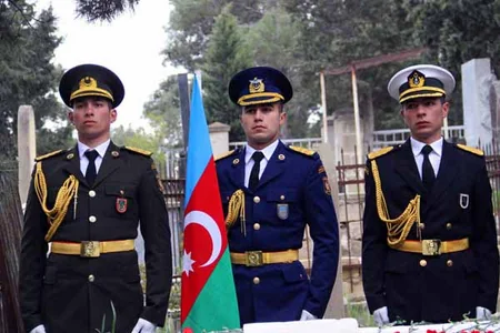 ​Müdafiə Nazirliyi görkəmli sərkərdə Əlağa Şıxlinskinin xatirəsini yad edib