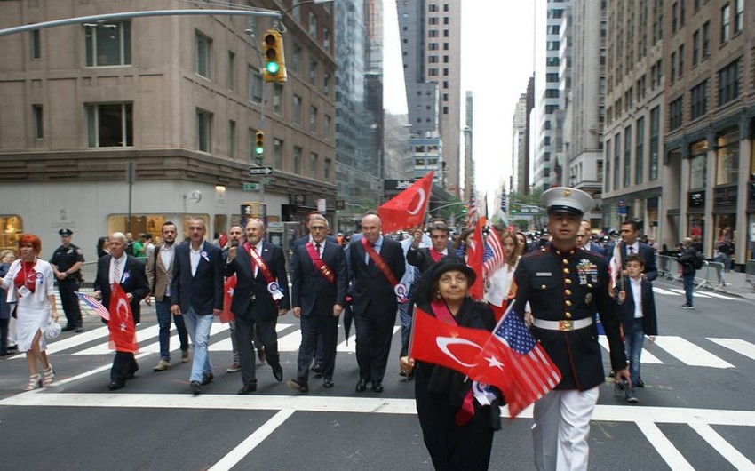 Nyu-Yorkda keçirilən Türk Günü yürüşündə Azərbaycan diasporu da iştirak edib