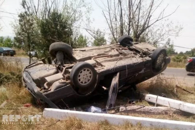 Masallıda maşın yoldan çıxaraq aşıb, 4 nəfər yaralanıb - FOTO - YENİLƏNİB