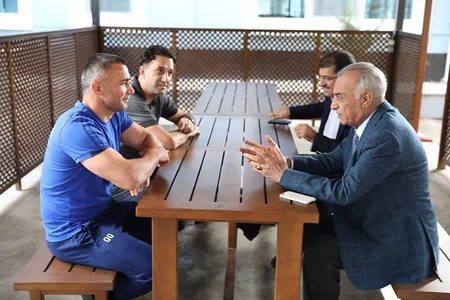 Qarabağın prezidenti BATE ilə cavab oyunu öncəsi klubu ziyarət edib