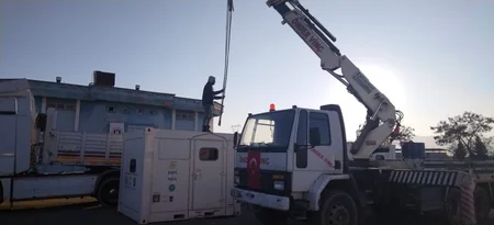 В Кахраманмараше начата установка мобильного полевого госпиталя МЧС