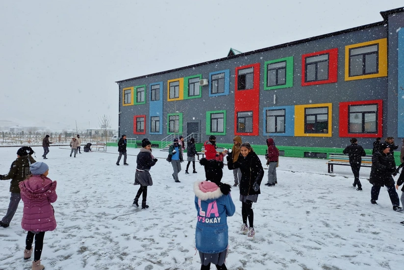 Zəngilanın Ağalı kəndində məktəblilərin ilk qar sevinci