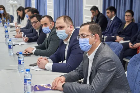Prezidentin köməkçisi “Yüksəliş” müsabiqəsinin qalibləri ilə görüşüb