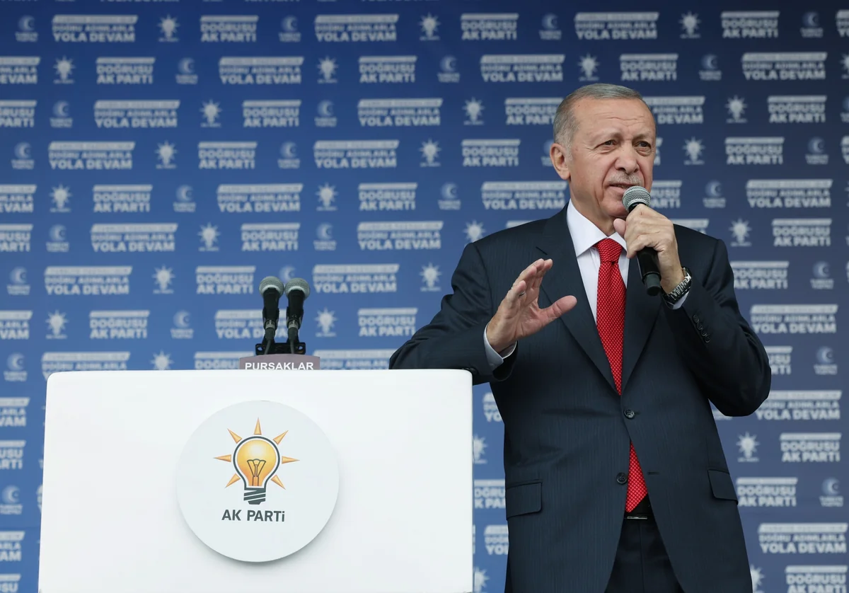 Ərdoğan: “Qızıl Aypara Cəmiyyətinin çadır satması məni çox üzdü”