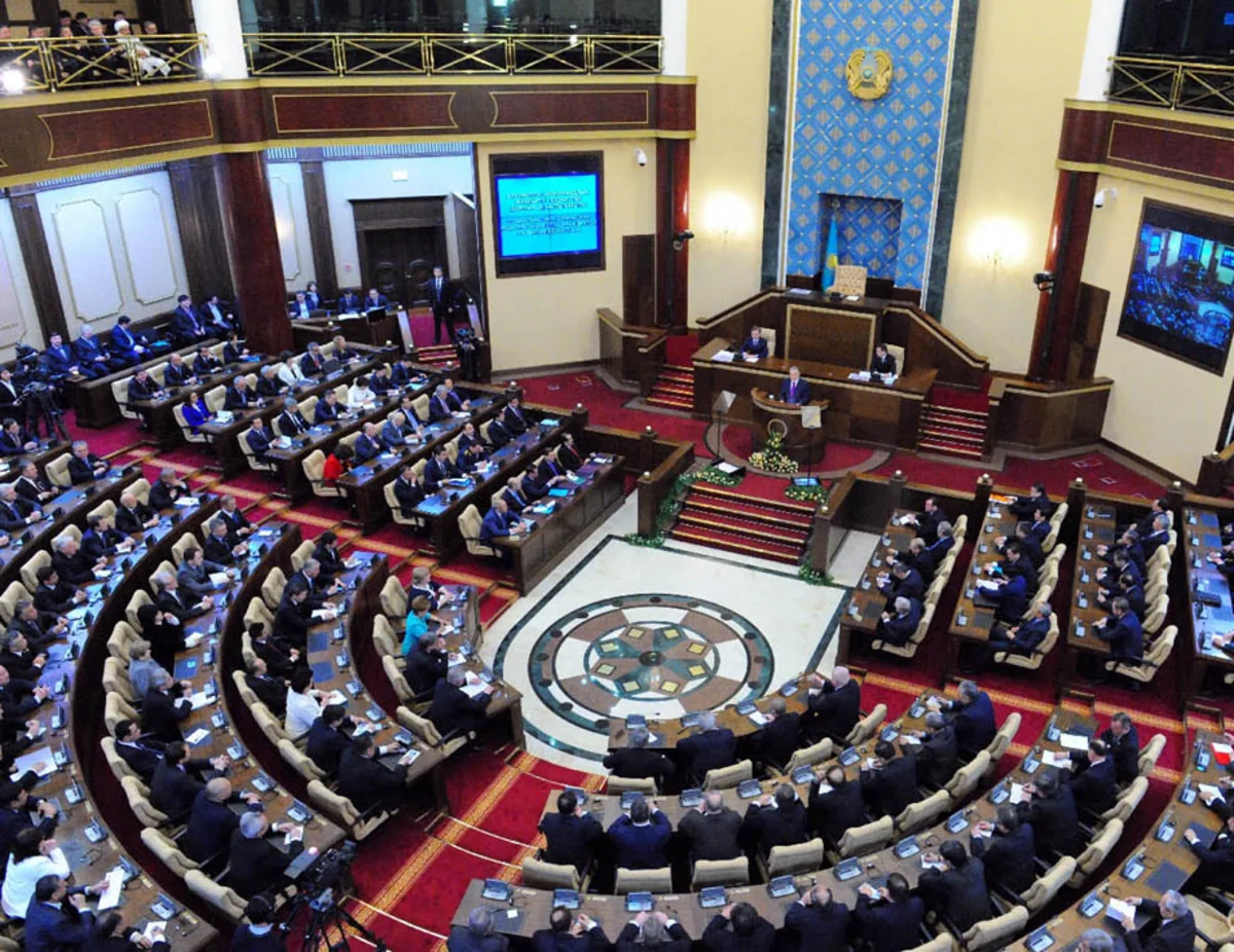 Казахстан ратифировал протокол о поставках американских грузов через Каспий