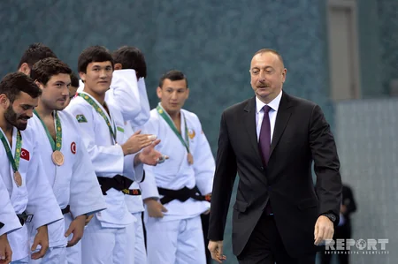 İslamiada: Prezident İlham Əliyev Azərbaycan cüdoçularına medalları təqdim edib - YENİLƏNİB-3